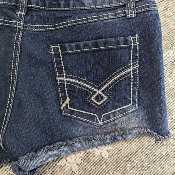 Rue 21 Denim Distressed Shorts Dark Blue Accentuated w/Bling - size 7/8 - Picture 7 of 12